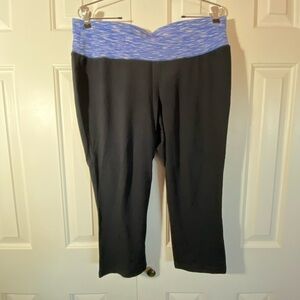 Livi Active/Lane Bryant Black and Blue Yoga Pants